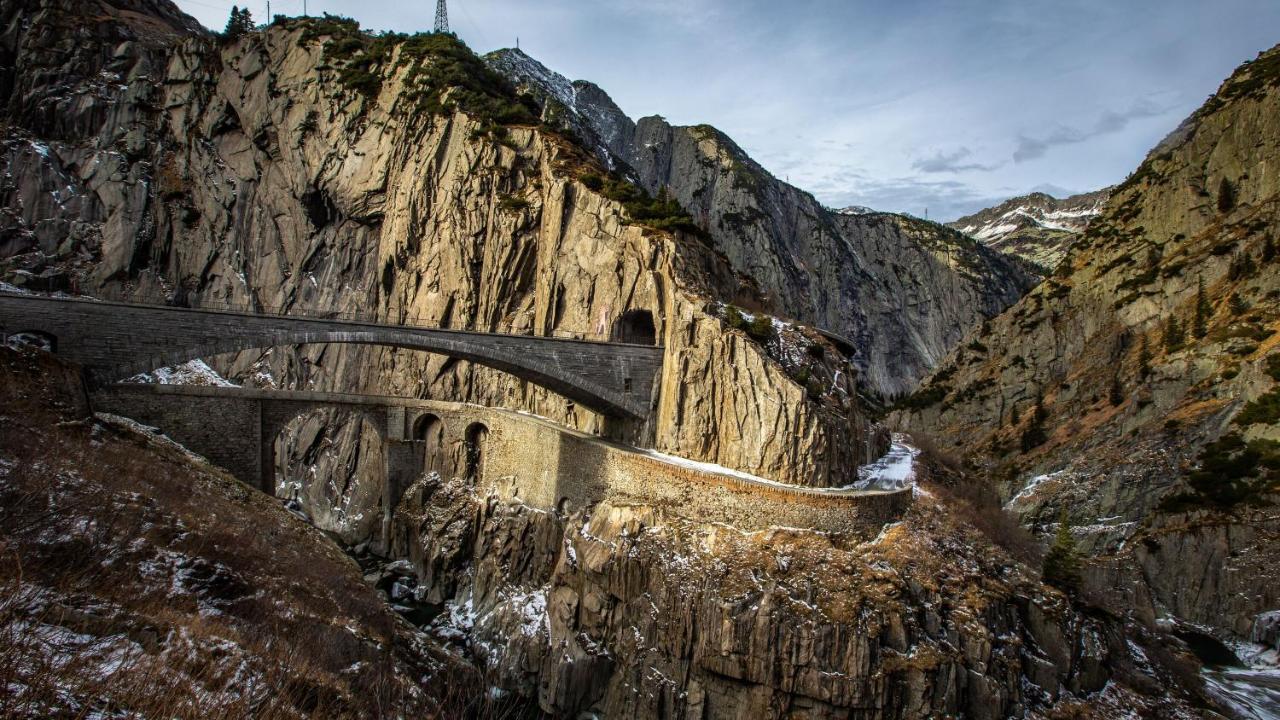 Realp-Andermatt 3,5 Locali Giardino Privato In Mezzo La Natura, Spettacolare Per Appassionati Montanbike, Pesca Ecc In Inverno Fai Sci Di Fondo Dal Giardino E Con Il Treno Davanti A Casa Si Raggiunge In 5Min Il Comprensorio Scistico Di Andermatt Buitenkant foto