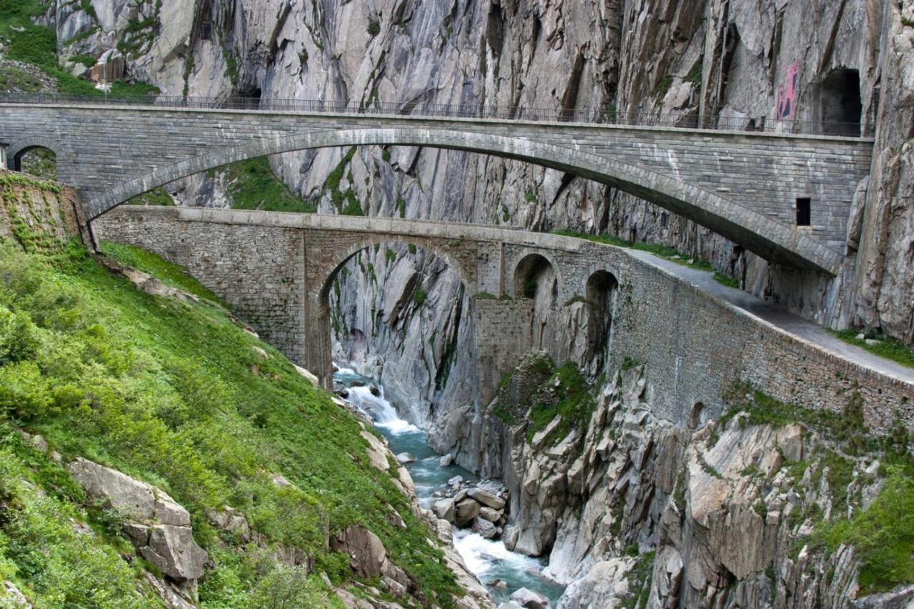 Realp-Andermatt 3,5 Locali Giardino Privato In Mezzo La Natura, Spettacolare Per Appassionati Montanbike, Pesca Ecc In Inverno Fai Sci Di Fondo Dal Giardino E Con Il Treno Davanti A Casa Si Raggiunge In 5Min Il Comprensorio Scistico Di Andermatt Buitenkant foto